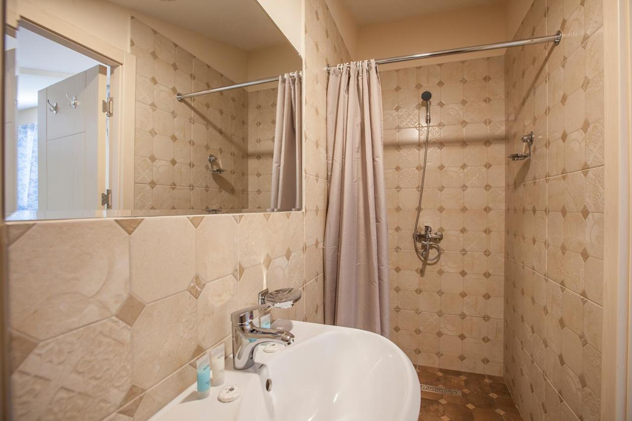 Caravan Villa Tbilisi Eksteriør bilde
